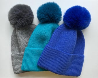 Gorro unisex de cachemira con pompón de piel sintética, gorro de invierno acanalado para mujer y hombre, gorro de lana, gorro con pompón