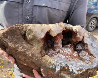 Large Agate/Quartz Cave