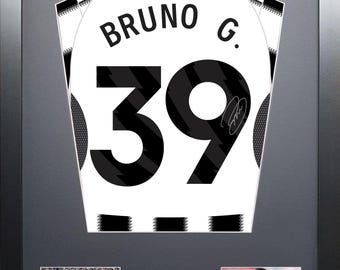 Bruno G Newcastle United ha firmato la maglia della stagione 25/26