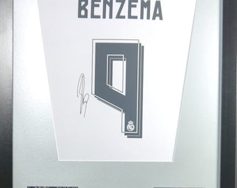 Karim Benzema, Real Madryt, ekspozycja koszulek z autografami