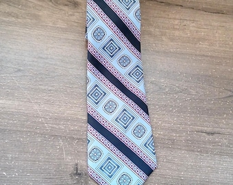 Vintage Americana Blue Geometric Print Tie With Stripes