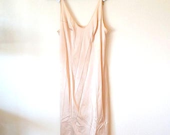 Vassarette Vintage Knee Length Slip Nude