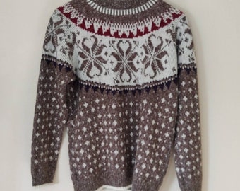 Vintage winter grandma Christmas sweater