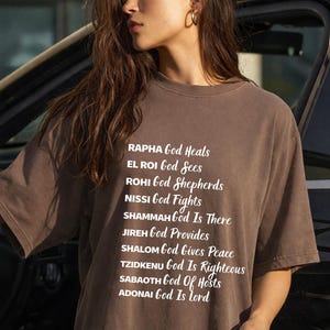 Nombres hebreos de Dios Camiseta judía Yahvé YHWH Rapha Jehová Jireh Camisetas cristianas florales El Roi Nombres de Jesús Jehová Nissi Nombre de Dios