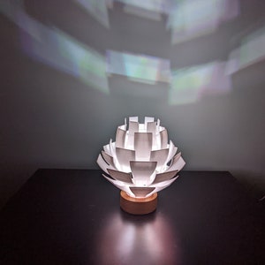 Small Lamp - Beautiful table lamp - bedside lamp - desk lamp - multiple colors - dimmable inspired by artichoke blossom 3d printed lamp
