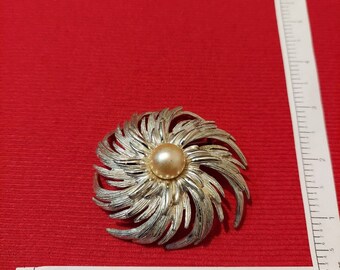 アクセサリー yves saint laurent sun face brooch 80s YVES SAINT LAURENT 1980 Sun Face Brooch - Etsy