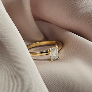 0.8 Ct Emerald Cut Solitaire Engagement Ring, Emerald Cut Engagement Ring, Emerald Cut Ring, 0.8Ct Solid 14k Gold Moissanite Engagement Ring