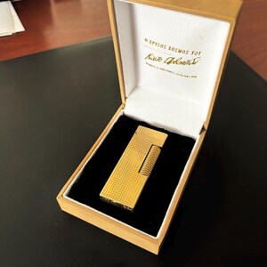 Vintage Gold-Plated Dunhill Rollergas Lighter – Timeless Elegance, Precision Ignition  Luxury Craftsmanship for Collectors & Connoisseurs