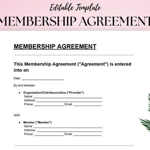 Può includere: Un modello di Accordo di Abbonamento bianco con il titolo "MEMBERSHIP AGREEMENT" in un carattere decorativo. Il documento include sezioni per la data, le informazioni sul fornitore e i dettagli del membro. Lo sfondo è rosa tenue con un design di foglie verdi.
