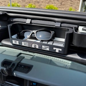 Black ABS Plastic Sunglass Tray W/Colored Text For 2021+ Ford Bronco. Bild 3