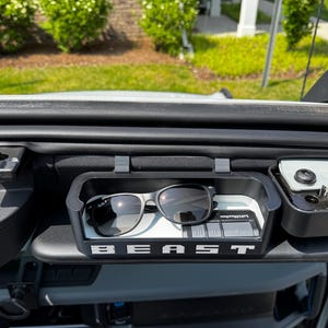 Black ABS Plastic Sunglass Tray W/Colored Text For 2021+ Ford Bronco. Bild 4