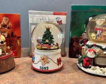 Vintage Nativity Snow Globe Music Box Wind up Joy to the  Manger Scene Water Globe Music Box Plays Joy To The World main image 0
