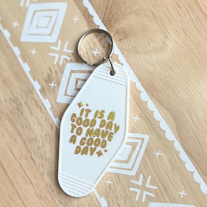 Retro Motel Keychain: &#39;Good Day&#39; Trendy Car Accessories