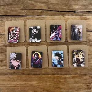 Anime Holz Brosche, Holz Pin, Holz Geschenk, Holz Schmuck, Holz Accessoires, süßes Geschenk