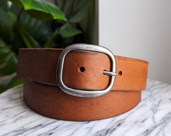 Women's Leather Wide Belt, Oval Buckle Leather Belt, Handmade in Canada, Full grain Leather, Gift for Her, Wide belt, Waist Leather Belt