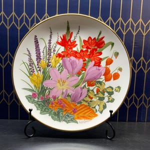 Wedgewood - Royal Horticultural Society &quot;Flowers of the Year Plate Collection - November&quot;