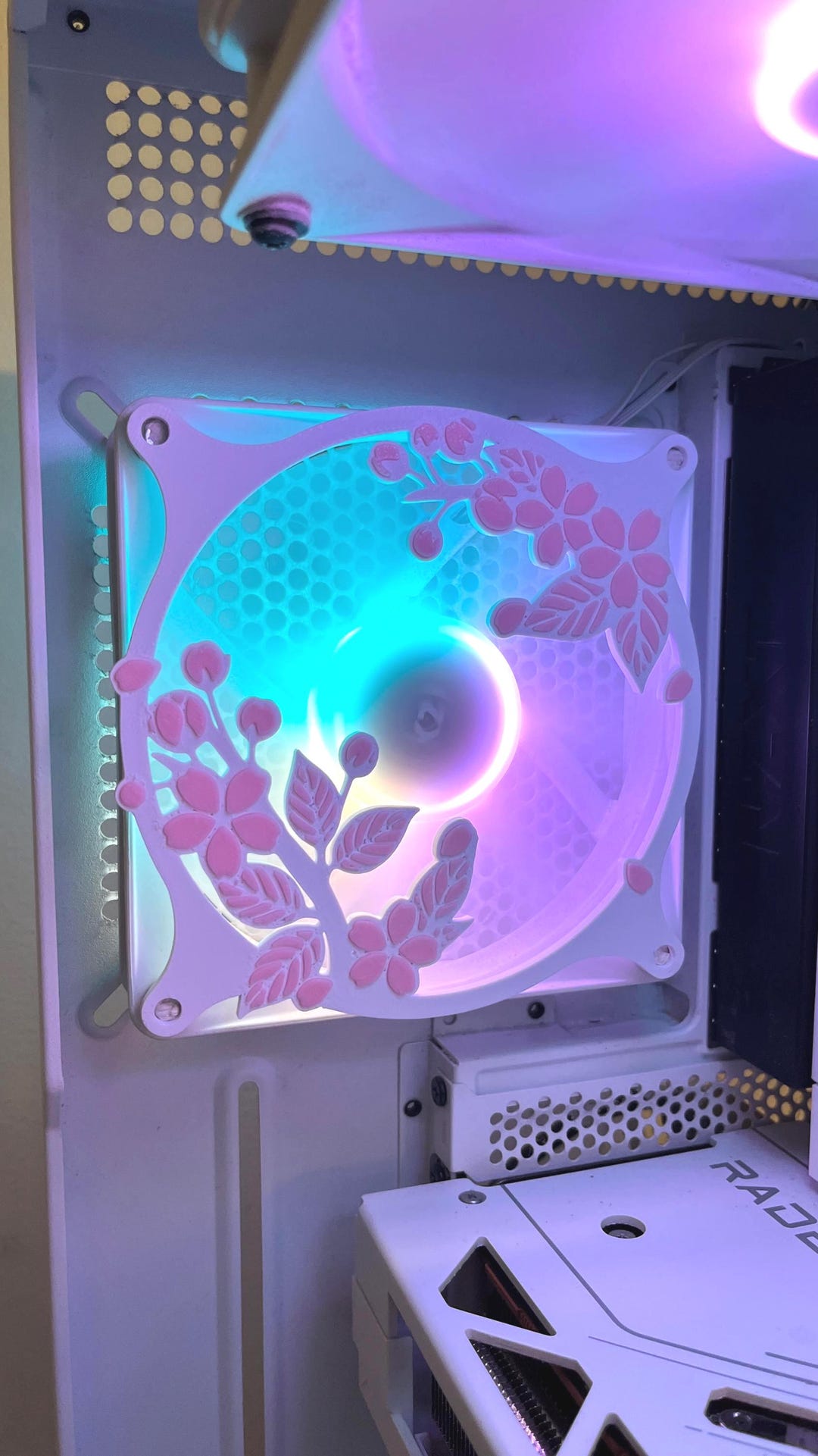 枝に咲く桜の花 - PC ファンシュラウド/グリル/カバー - 120 mm、140