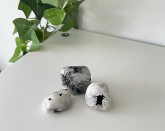 Tumbled Rainbow Moonstone ~ Tumbled Rainbow Moonstone ~ Blue Specs & Flashes ~ Moonstone ~ Tumbled Crystals ~ Rainbow Moonstone