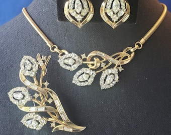Vintage Trifari Jewelry Set: Alfred Phillipe Necklace, Brooch, Earrings