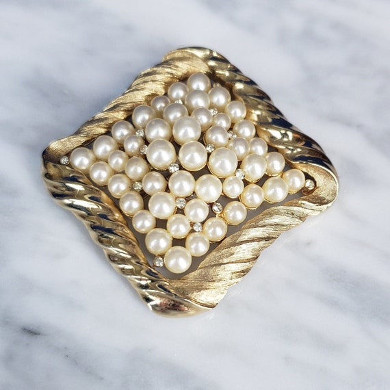 Gold Pearl Square Brooch by Crown Trifari - image 10