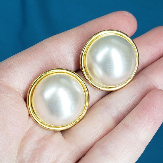 Vintage Large Gold Pearl Stud Earrings - image 2