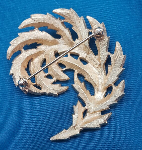 Vintage Crown Trifari Gold Leaf Brooch - image 10