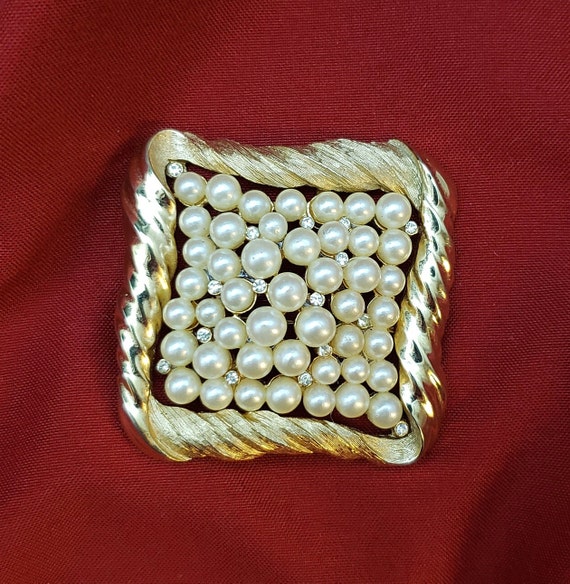 Gold Pearl Square Brooch by Crown Trifari - image 5