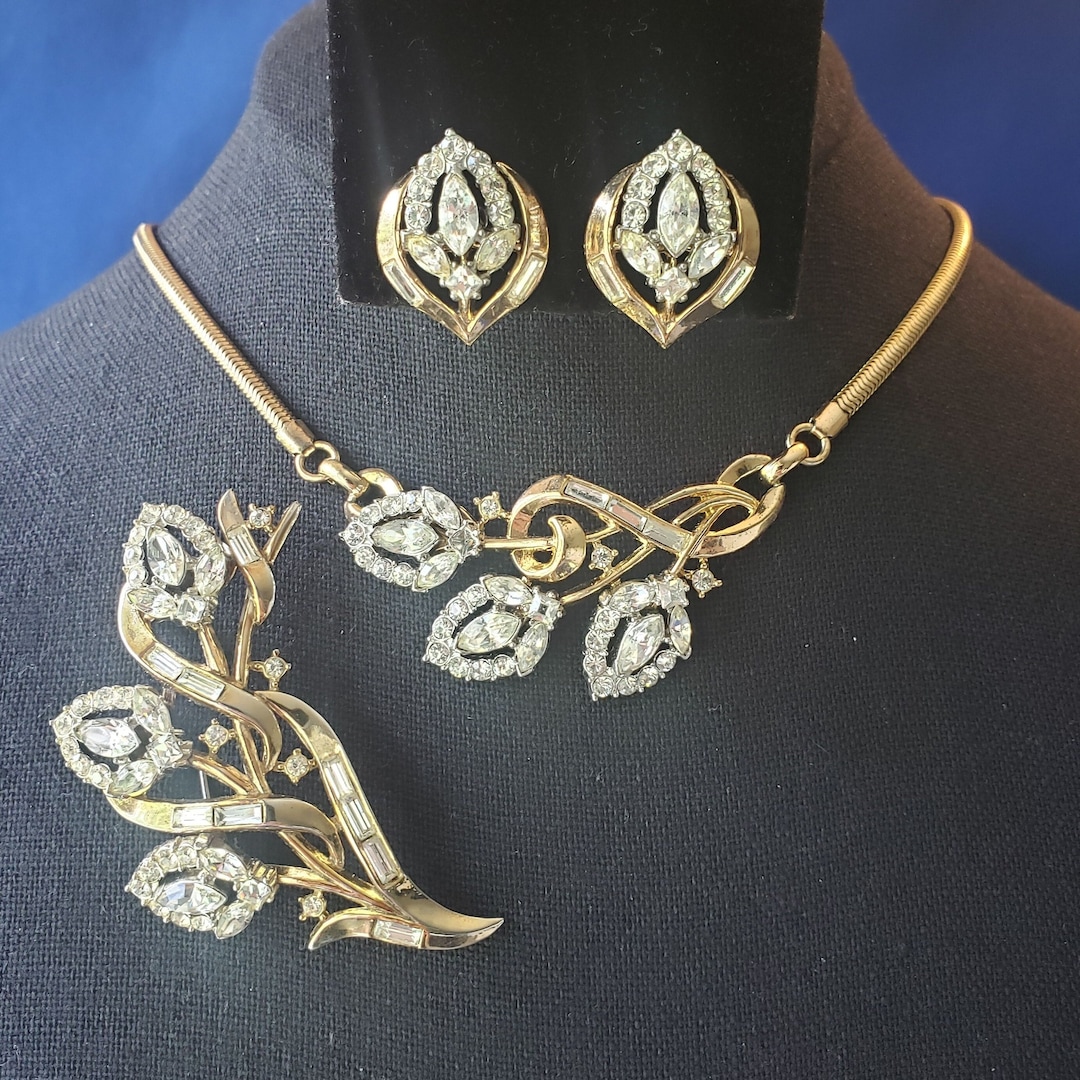 Vintage Trifari Jewelry Set: Alfred Phillipe Necklace, Brooch, Earrings ...