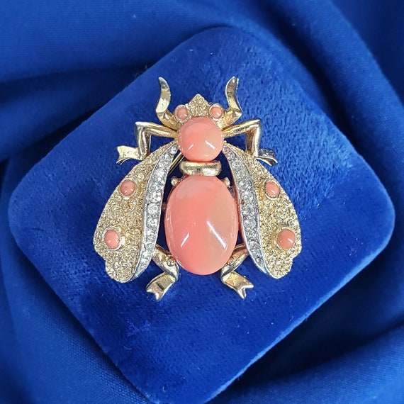 Trifari jewelry brooch deals