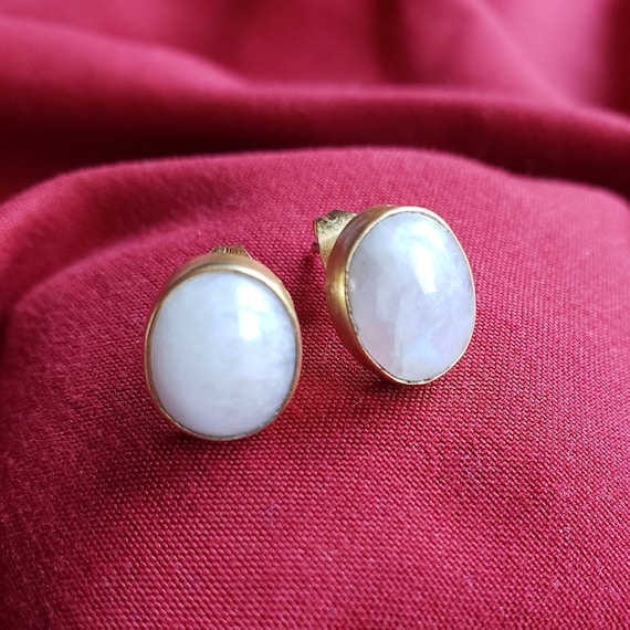 Oval Shaped Gold Moonstone Stud Earrings, Beautifu