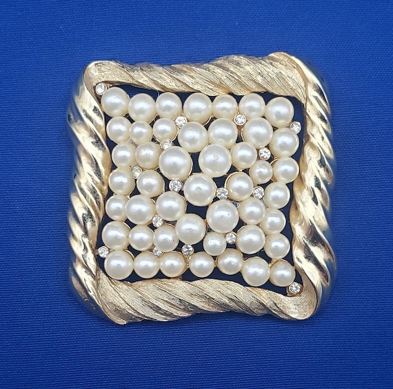 Gold Pearl Square Brooch by Crown Trifari - image 7