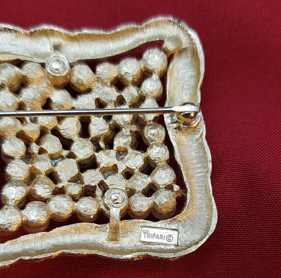 Gold Pearl Square Brooch by Crown Trifari - image 6