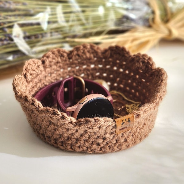 Small Crochet Bowl | Jewelry Dish | Decorative Tray