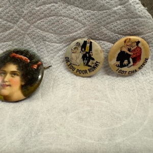 Antique Cigarette PINBACK buttons/pins hassan TOBACCO - Pick Plug tobacco
