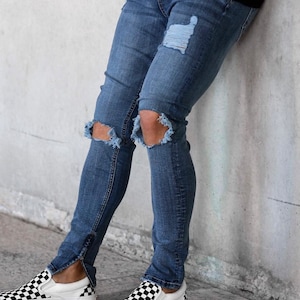 Stylish Combination 4 Super Cool Ways To Style Your Ripped Denim Jeans   IWMBuzz