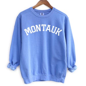 Montauk Comfort Colors Crewneck Sweatshirt | Vintage Faded Grunge Style Pullover Sweater | Hamptons, New York Sailing, Yacht, Athleisure Top Flo Blue