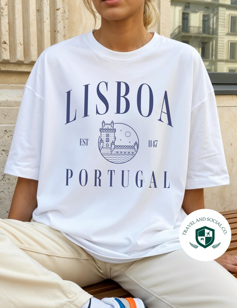 Camiseta de algodón con colores cómodos de Lisboa, Portugal / Camisa de viaje de Lisboa / Regalo para ella o él viajero imagen 3