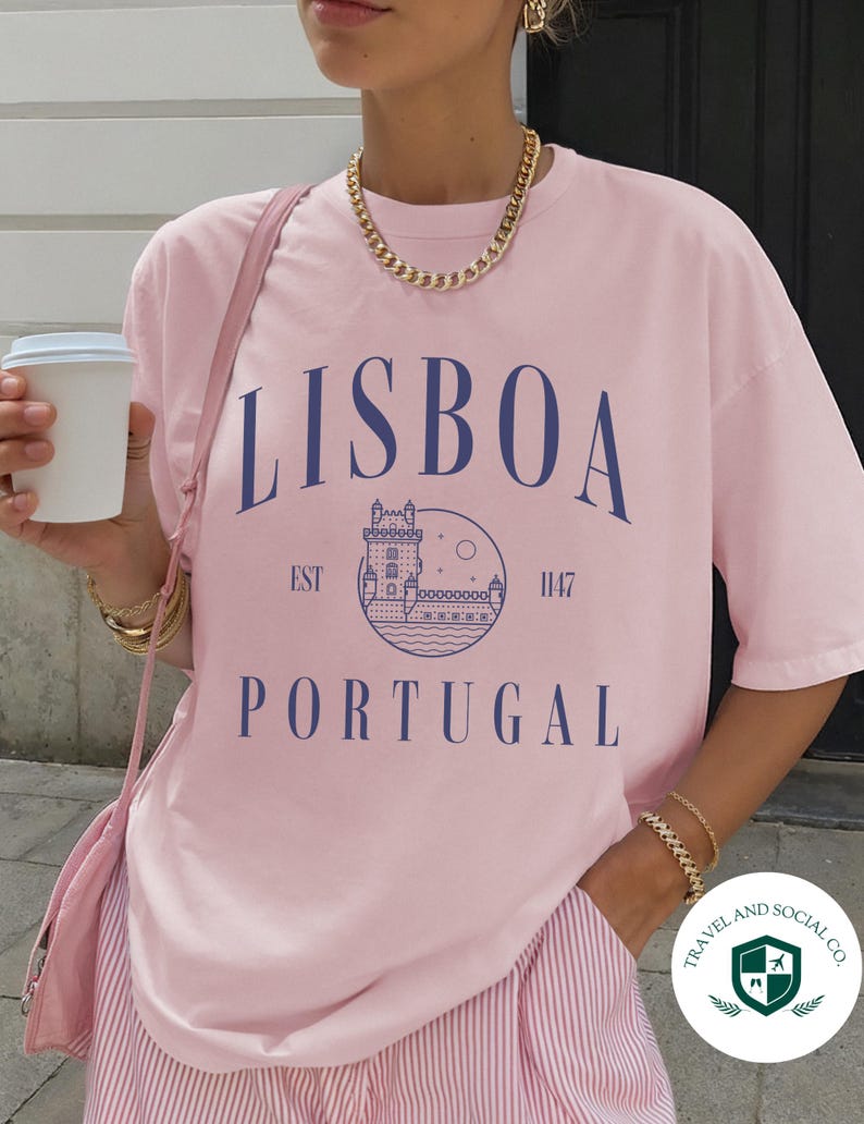 Camiseta de algodón con colores cómodos de Lisboa, Portugal / Camisa de viaje de Lisboa / Regalo para ella o él viajero imagen 5