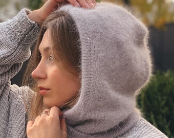 Capuche tricotée, cagoule, chapeau. Fait soi-même. Cagoule moelleuse en angora. Une capuche angora volumineuse et très belle.