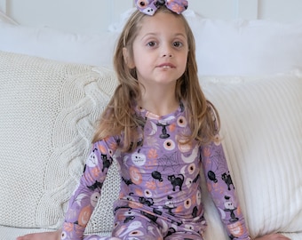 Unisex Bamboo Halloween Pajamas, 'Sit for a Spell' 2-Piece PJs