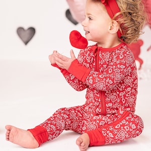 Valentine&#39;s Day Gift for Kids,  Zip-Up Bamboo Romper Pajamas for Babies & Toddlers, Gift for baby girl, Newborn outfit, New baby gift,