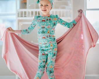 Magical Moths tweedelige bamboe pyjama, meisjespyjamaset, peutermeisjesmot PJ's, Moth Collection, meisjeskleding voor baby's en peuters
