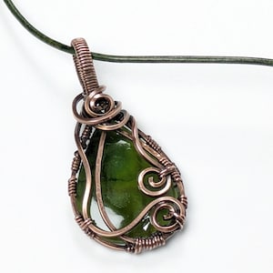 Forest Green Serpentine Necklace, Gift Idea for Nature Lover, for Witch, Serpentine Jewelry, Green necklace, Gift for Daughter, Gift for Mom