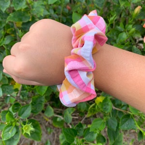 plaid scrunchie