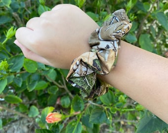 camo  scrunchie