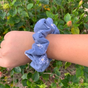 blue flower scrunchie