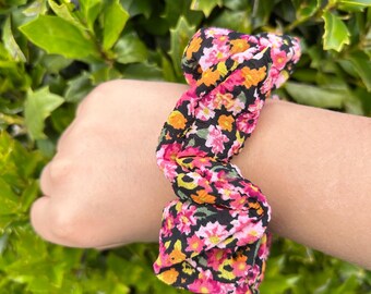 Floral scrunchie