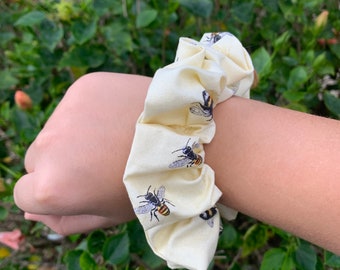 bee scrunchie