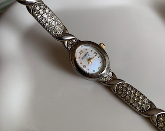 Vintage Elgin Ladies Watch: Diamond & Mother of Pearl Dial, Silver Tone