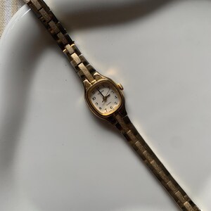 Vintage Dainty Gold Tone Pulsar by Seiko Ladies Watch! New  display picture 3